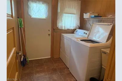 460 Whipple Avenue, Campbell, OH 44405 - Photo 17