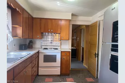 460 Whipple Avenue, Campbell, OH 44405 - Photo 5