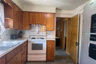 460 Whipple Ave, Campbell, OH 44405 - Photo 5