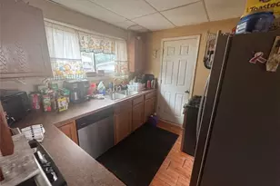 2042 13th St SW, Akron, OH 44314 - Photo 15