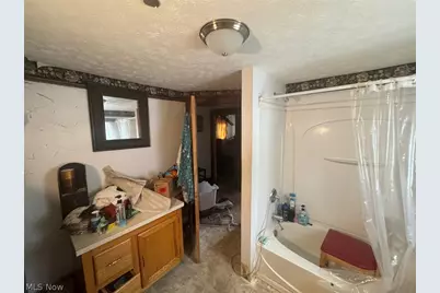 2042 13th Street SW, Akron, OH 44314 - Photo 29