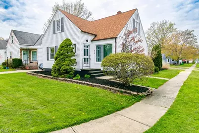 434 E 272nd Street, Euclid, OH 44132 - Photo 1