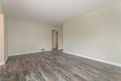 434 E 272nd Street, Euclid, OH 44132 - Photo 3