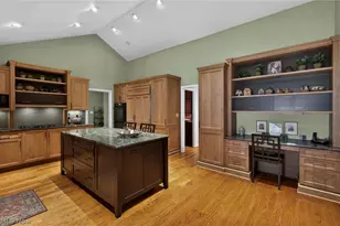 10 Longmeadow Ln, Beachwood, OH 44122 - Photo 5