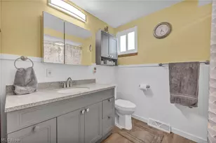 24281 Lebern Dr, North Olmsted, OH 44070 - Photo 29