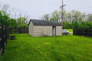 2402 E 35th St, Lorain, OH 44055 - Photo 17
