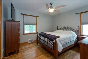 5042 N Barton Rd, Lyndhurst, OH 44124 - Photo 15