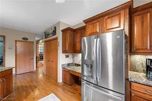5180 Cheyney Ln, Brunswick Hills, OH 44212 - Photo 5