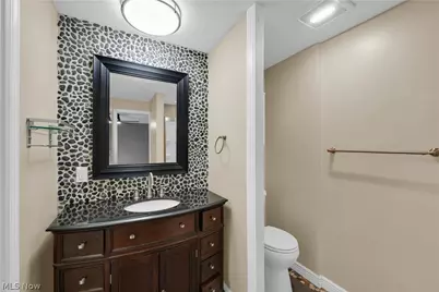 17024 Hunting Meadows Drive, Strongsville, OH 44136 - Photo 25
