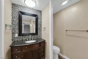 17024 Hunting Meadows Dr, Strongsville, OH 44136 - Photo 25
