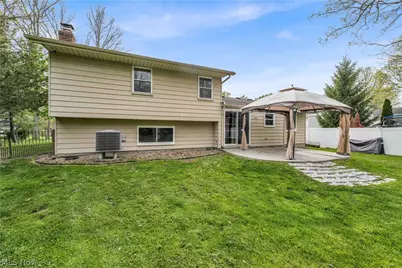17024 Hunting Meadows Drive, Strongsville, OH 44136 - Photo 37