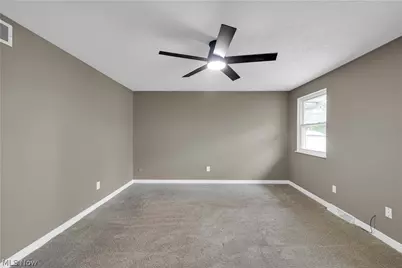 17024 Hunting Meadows Drive, Strongsville, OH 44136 - Photo 21