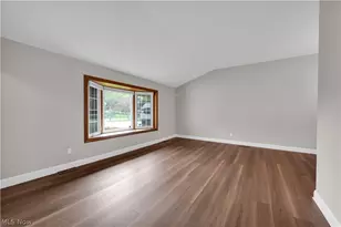17024 Hunting Meadows Dr, Strongsville, OH 44136 - Photo 7