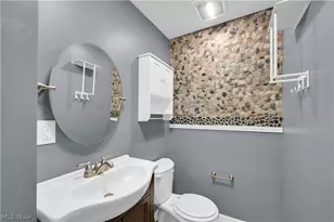17024 Hunting Meadows Dr, Strongsville, OH 44136 - Photo 29