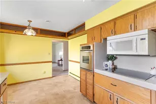 7903 E Liberty St, Hubbard, OH 44425 - Photo 13