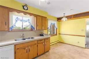 7903 E Liberty St, Hubbard, OH 44425 - Photo 17