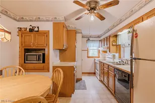 464 Jefferson Ave, Barberton, OH 44203 - Photo 3