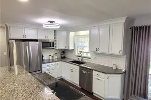 751 Woodstock Rd, Akron, OH 44312 - Photo 7
