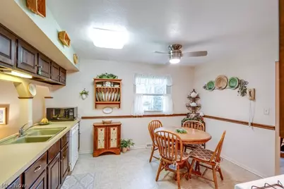 6100 Paisley Drive, North Olmsted, OH 44070 - Photo 9
