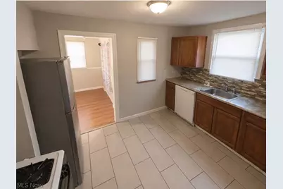 367 E 211th Street, Euclid, OH 44123 - Photo 13
