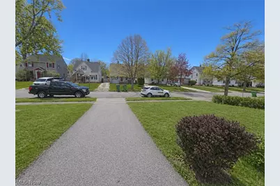 367 E 211th Street, Euclid, OH 44123 - Photo 3