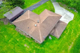 523 Juanita St, Steubenville, OH 43952 - Photo 3