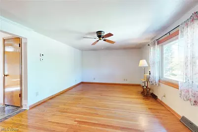 523 Juanita Street, Steubenville, OH 43952 - Photo 9