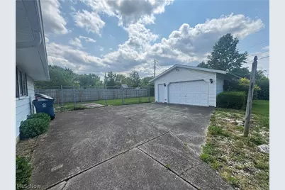 2501 W 40th Street, Lorain, OH 44053 - Photo 3