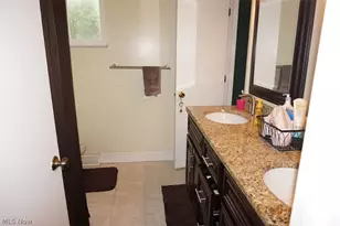 28096 Edgepark Dr, North Olmsted, OH 44070 - Photo 11