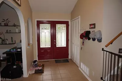 28096 Edgepark Drive, North Olmsted, OH 44070 - Photo 3
