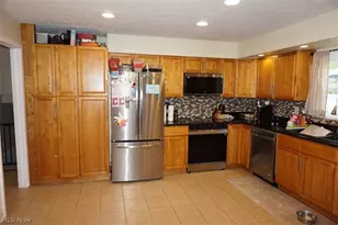 28096 Edgepark Dr, North Olmsted, OH 44070 - Photo 5
