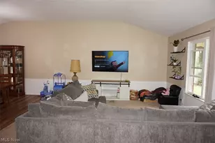 28096 Edgepark Dr, North Olmsted, OH 44070 - Photo 9