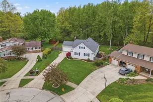 29575 Dorchester Dr, North Olmsted, OH 44070 - Photo 3