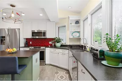 21012 Halburton Road, Beachwood, OH 44122 - Photo 3