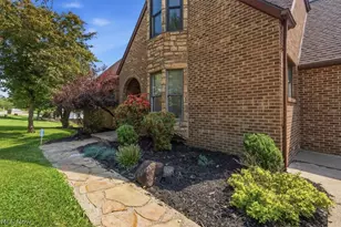 75 Oakridge Dr, Parkersburg, WV 26104 - Photo 5