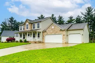 4138 Whispering Springs Ln, Mogadore, OH 44260 - Photo 3