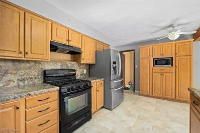 44675 Middle Ridge Road, Amherst, OH 44001 - Photo 5