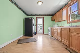 421 S Park Ave, Alliance, OH 44601 - Photo 3