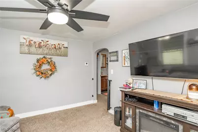 462 Fenton Avenue NE, Canton, OH 44704 - Photo 5