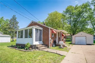 462 Fenton Ave NE, Canton, OH 44704 - Photo 1