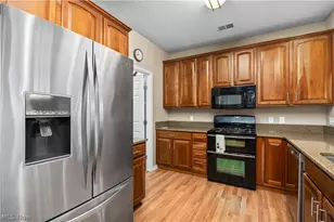 9428 Drury Way, North Ridgeville, OH 44039 - Photo 19