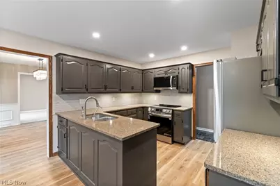 9466 Beryl Street NW, Massillon, OH 44646 - Photo 7