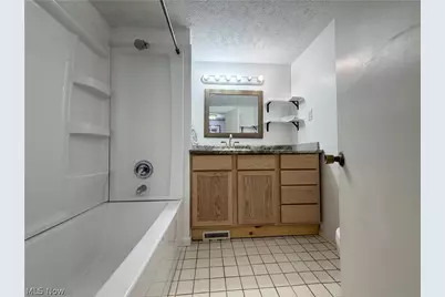 10408 N Church Drive #420, Parma Heights, OH 44130 - Photo 9