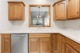 2423 Charing Cross Rd NW, Canton, OH 44708 - Photo 9
