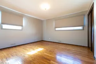 5180 Thornbury Rd, Lyndhurst, OH 44124 - Photo 17