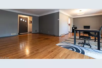 5180 Thornbury Road, Lyndhurst, OH 44124 - Photo 7