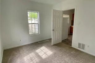261 Russell Ave, Akron, OH 44311 - Photo 7