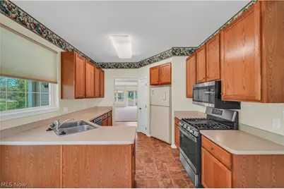 10400 E Ravine View Court, North Royalton, OH 44133 - Photo 11