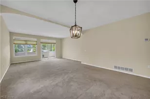10400 E Ravine View Ct, North Royalton, OH 44133 - Photo 5