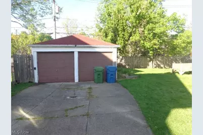 9504 Eureka Parkway, Parma Heights, OH 44130 - Photo 17
